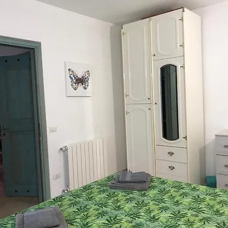 21 Via Del Faro Apartman *